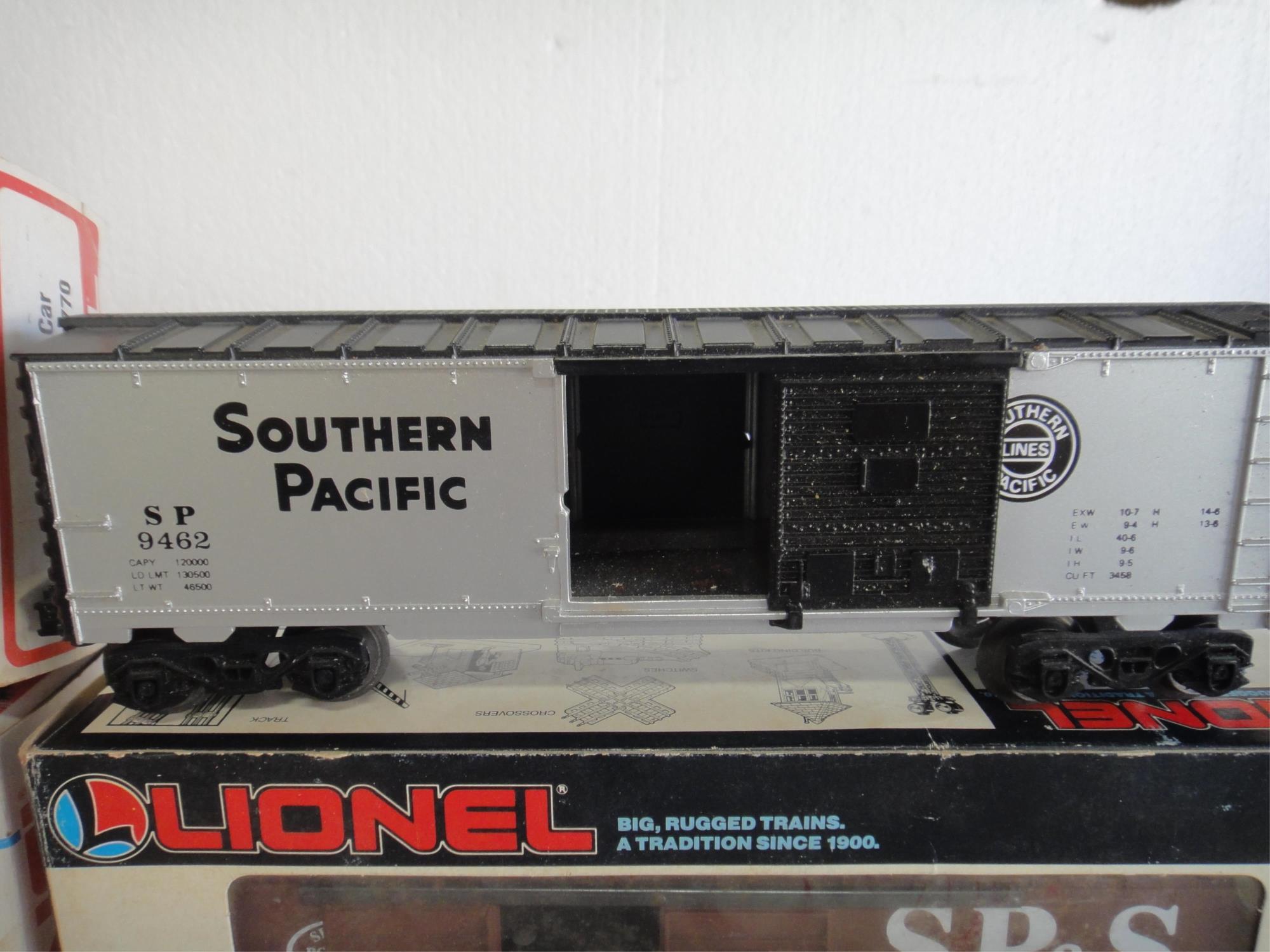 6 LIONEL ROLLING STOCK