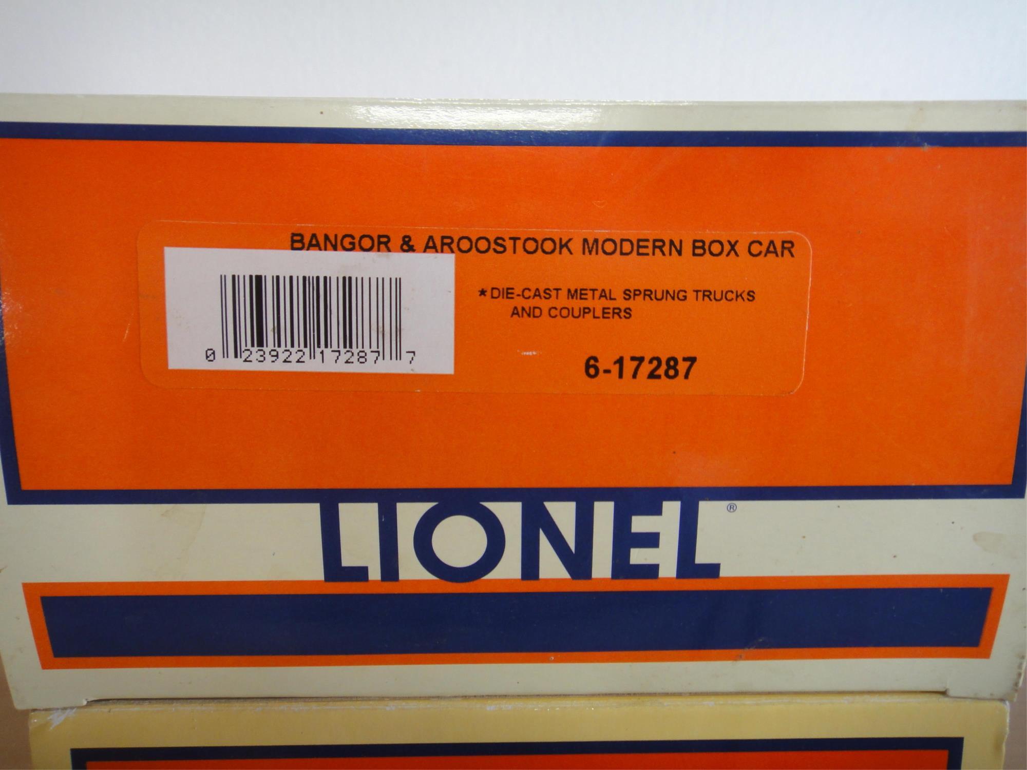 3 LIONEL  FREIGHT CARS