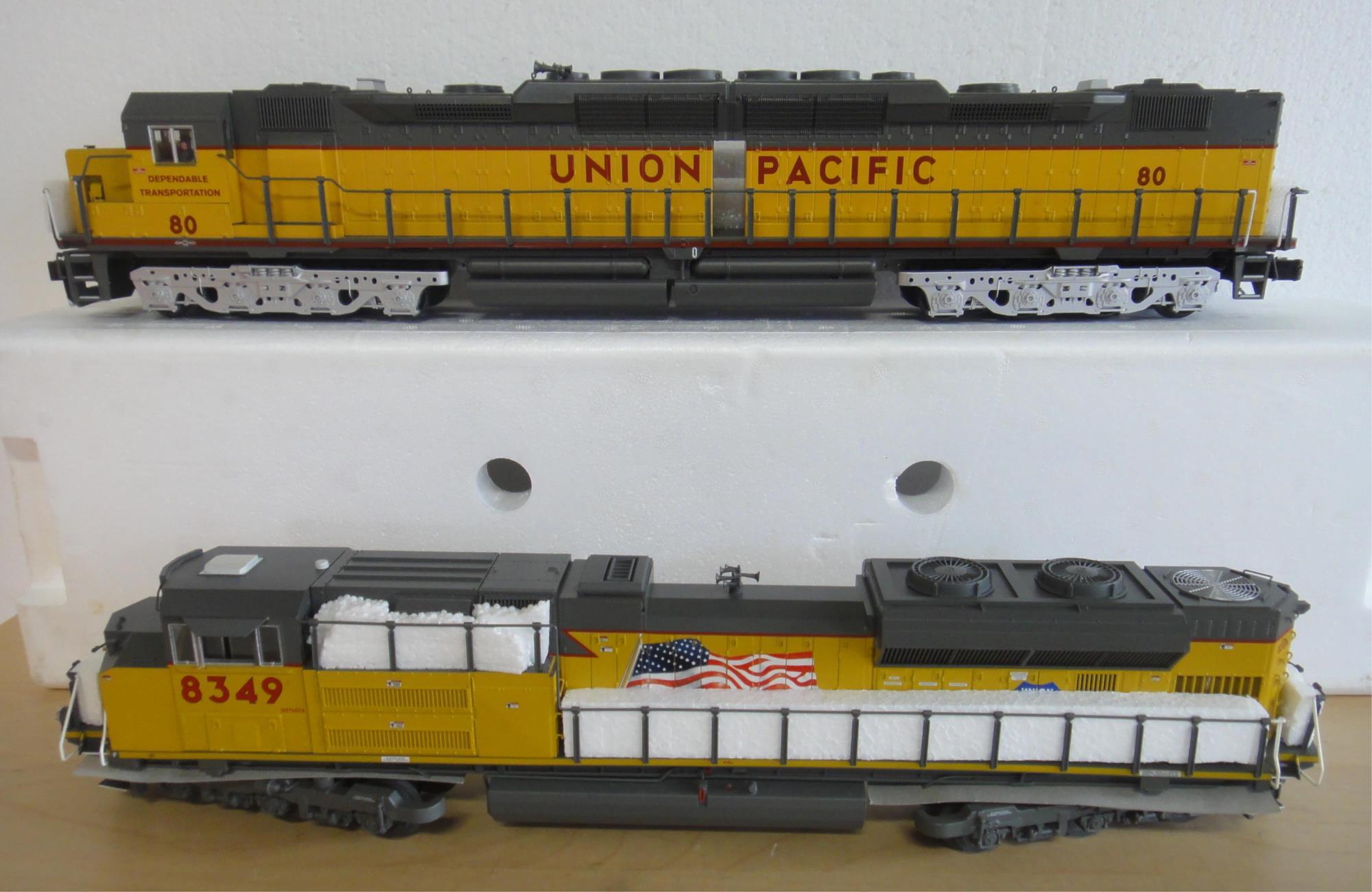 2 LIONEL DIESEL ENGINES NON POWERED DUMMIES