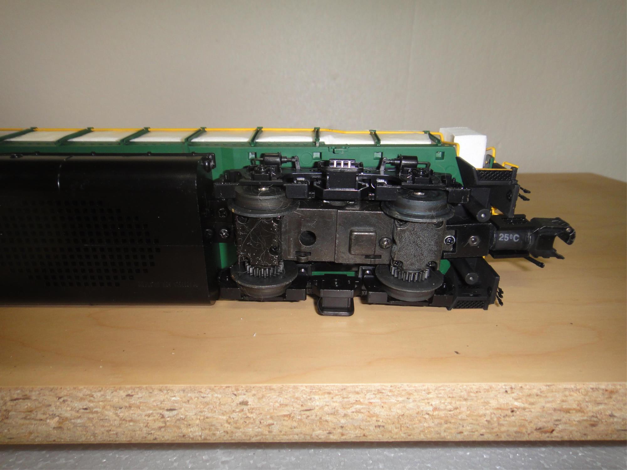 ATLAS O GAUGE GP-35 DIESEL LOCOMOTIVE  LOW NOSE  U