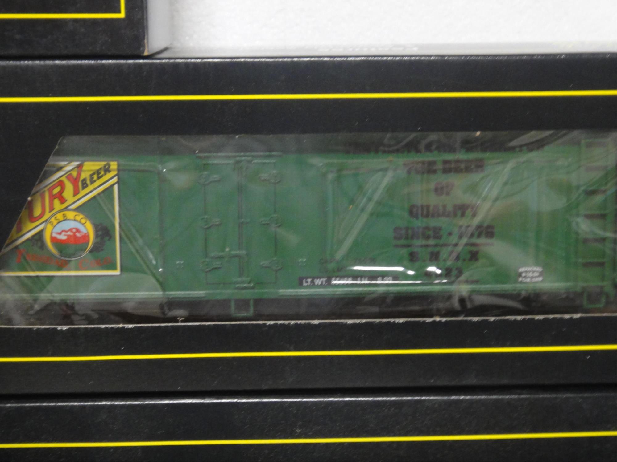 7 WEAVER ULTRA LINE   3 RAIL O GAUGE BEER REEFERS