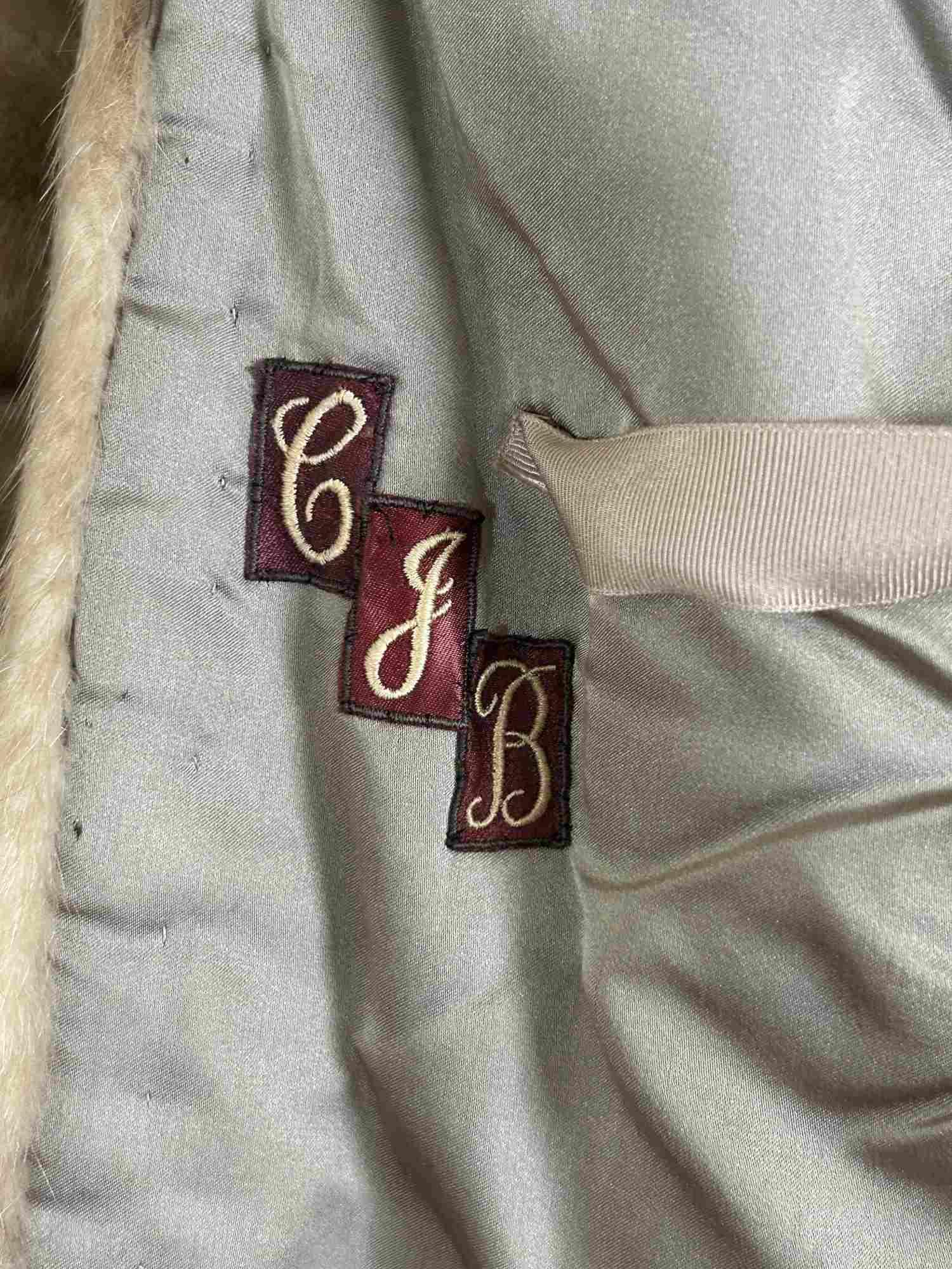 WOMEN'S MINK STOLE