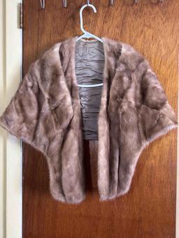 WOMEN'S MINK STOLE