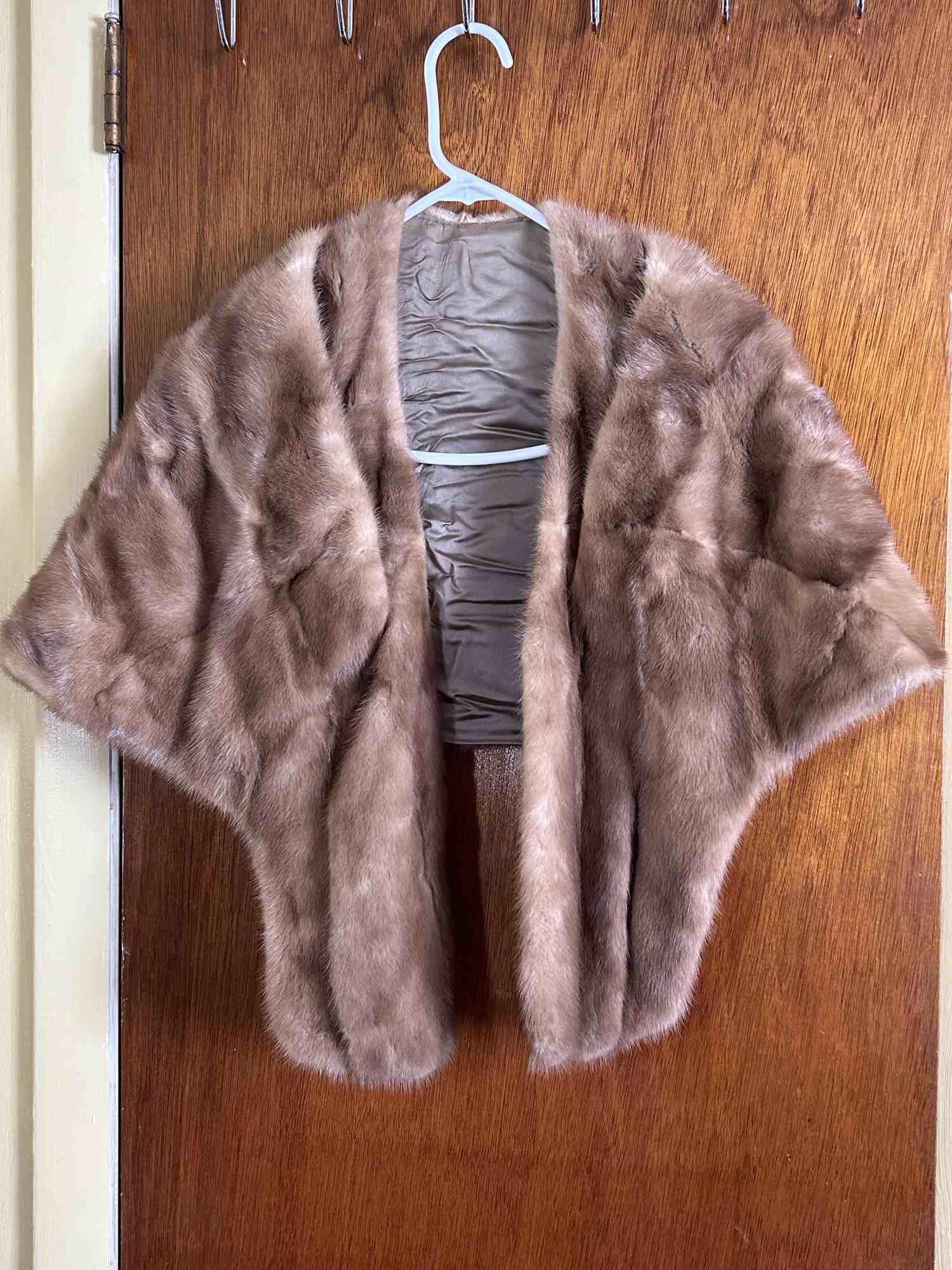 WOMEN'S MINK STOLE