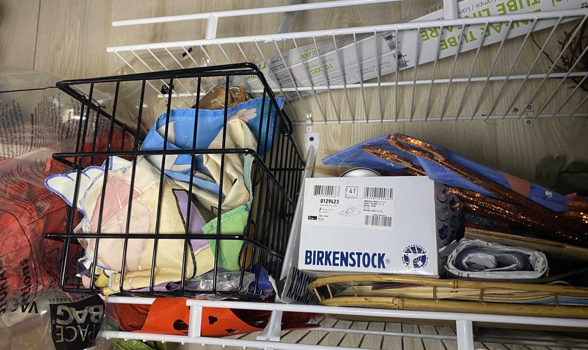 ITEMS LOCATED ON THE WHITE WIRE SHELVES