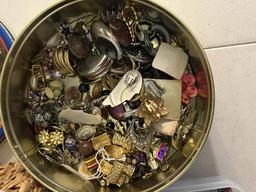 BITS & PIECES - LARGE ASSORT OF JEWELRY ITEMS