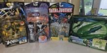 3 ACTION FIGURES AND SPACEPOD