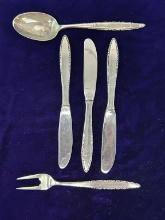 FIVE PIECES OF LUNT STERLING SILVER FLATWARE