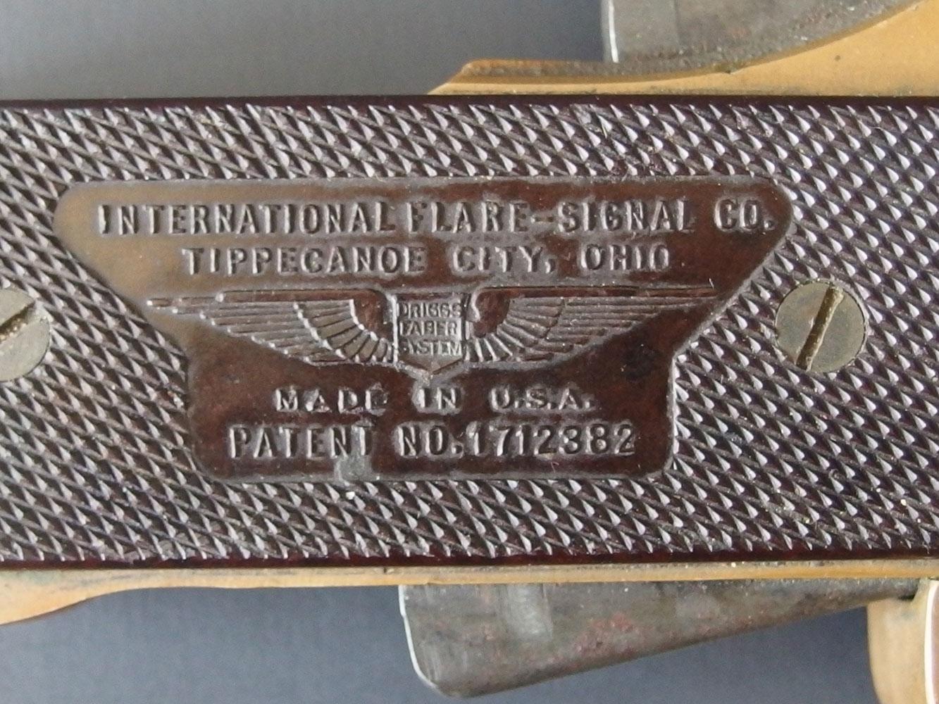 U.S. PYROTECHNIC M2 FLARE PISTOL
