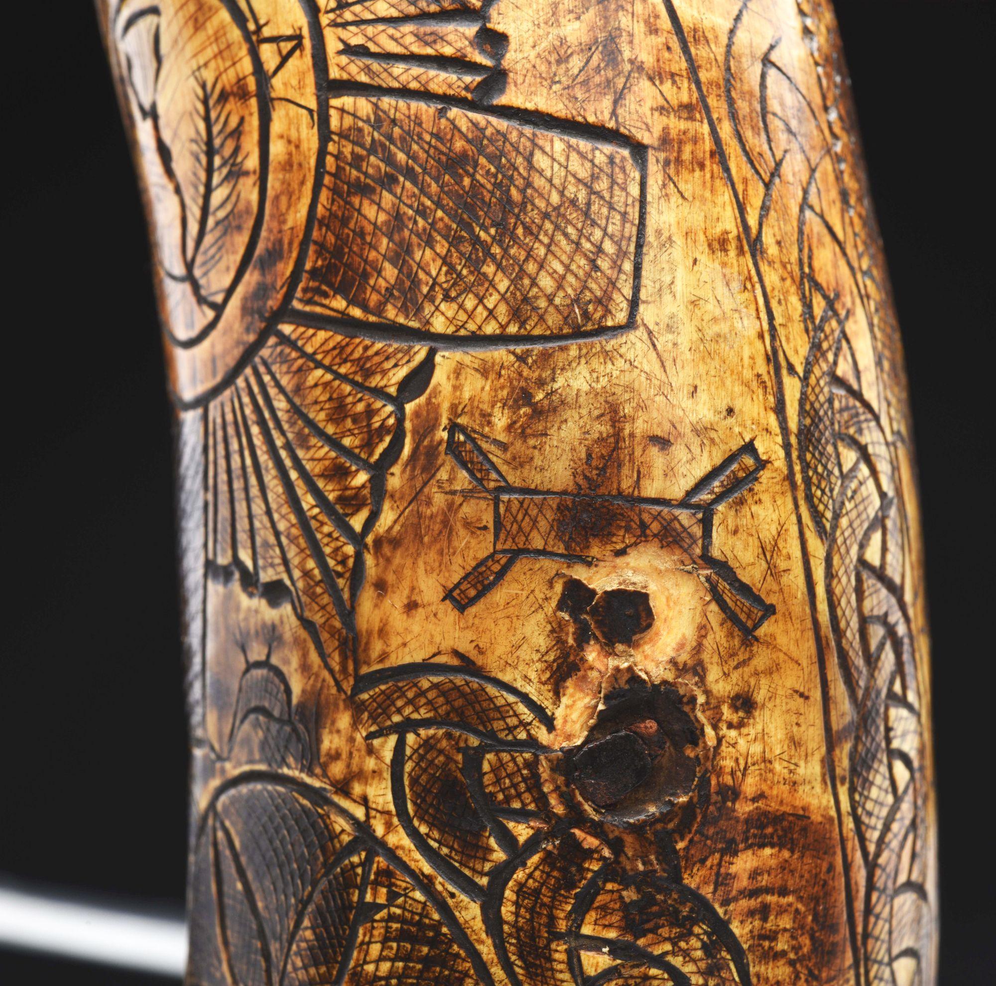 Unusual Engraved Powder Horn Inscribed "pun La" And "wm" With Mirror In Plug.