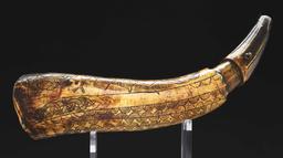 Unusual Engraved Powder Horn Inscribed "pun La" And "wm" With Mirror In Plug.