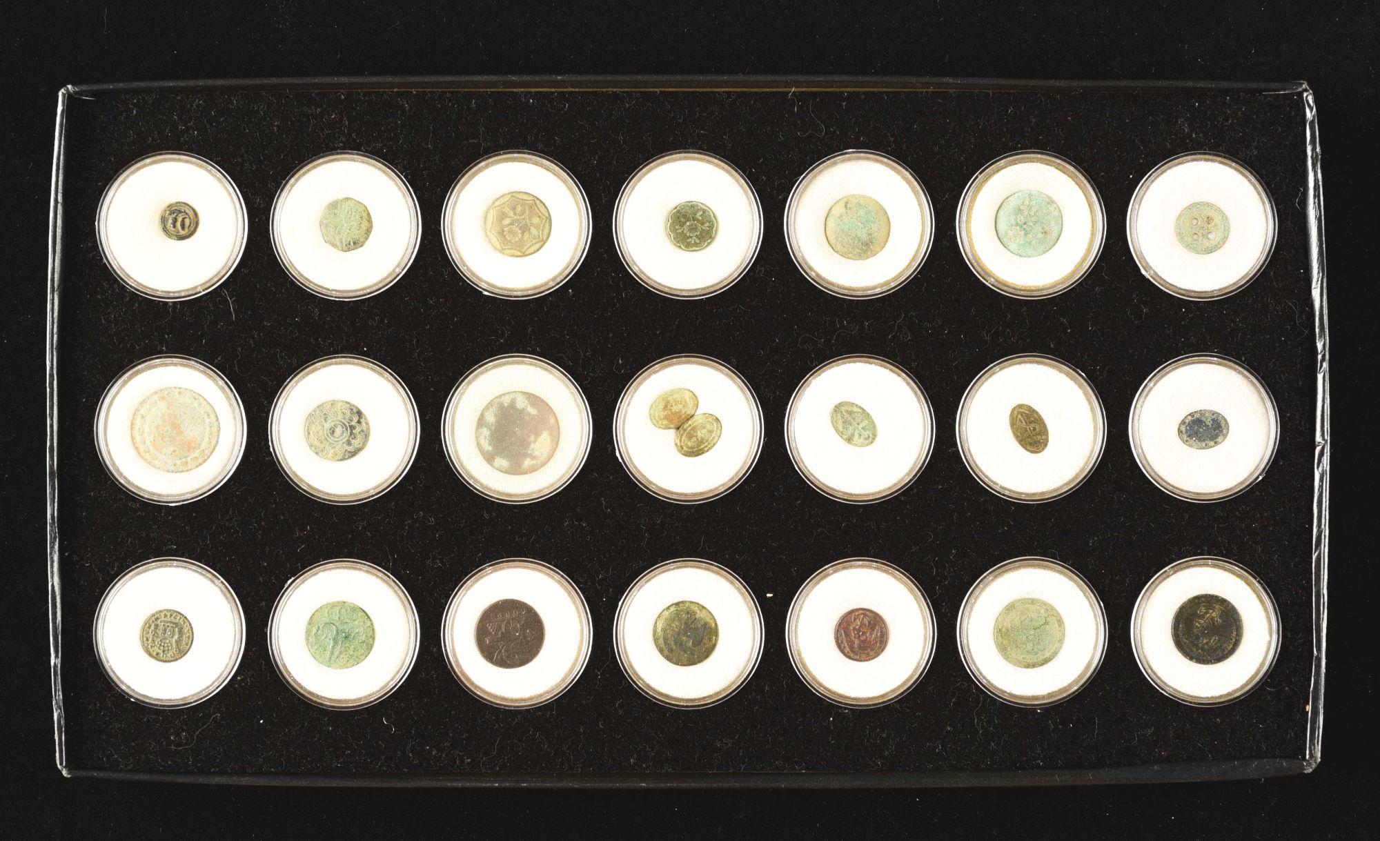 Large Lot Of Dug Buttons, Coins & Relics From Important 18th Century Forts & Sites.