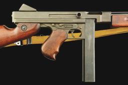 (N) ATTRACTIVE WORLD WAR II AUTO ORDNANCE M1A1 THOMPSON MACHINE GUN WITH ACCESSORIES (CURIO & RELIC)