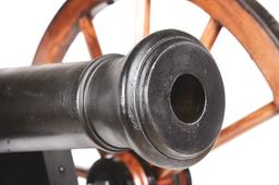 WELL-MADE FULL SCALE 3 POUNDER REVOLUTIONARY WAR STYLE CANNON WITH ACCESSORIES.