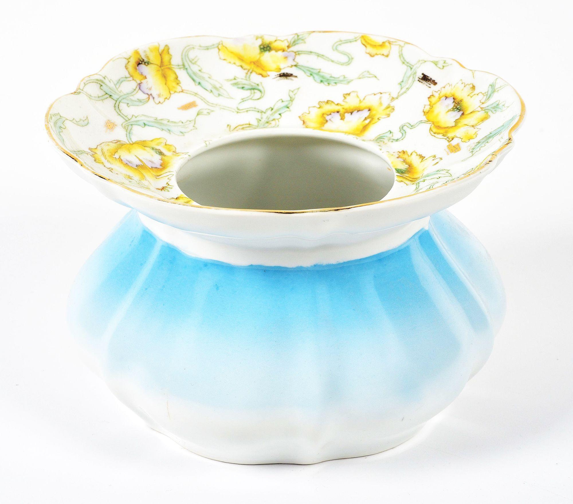 DECORATIVE SPITOON.