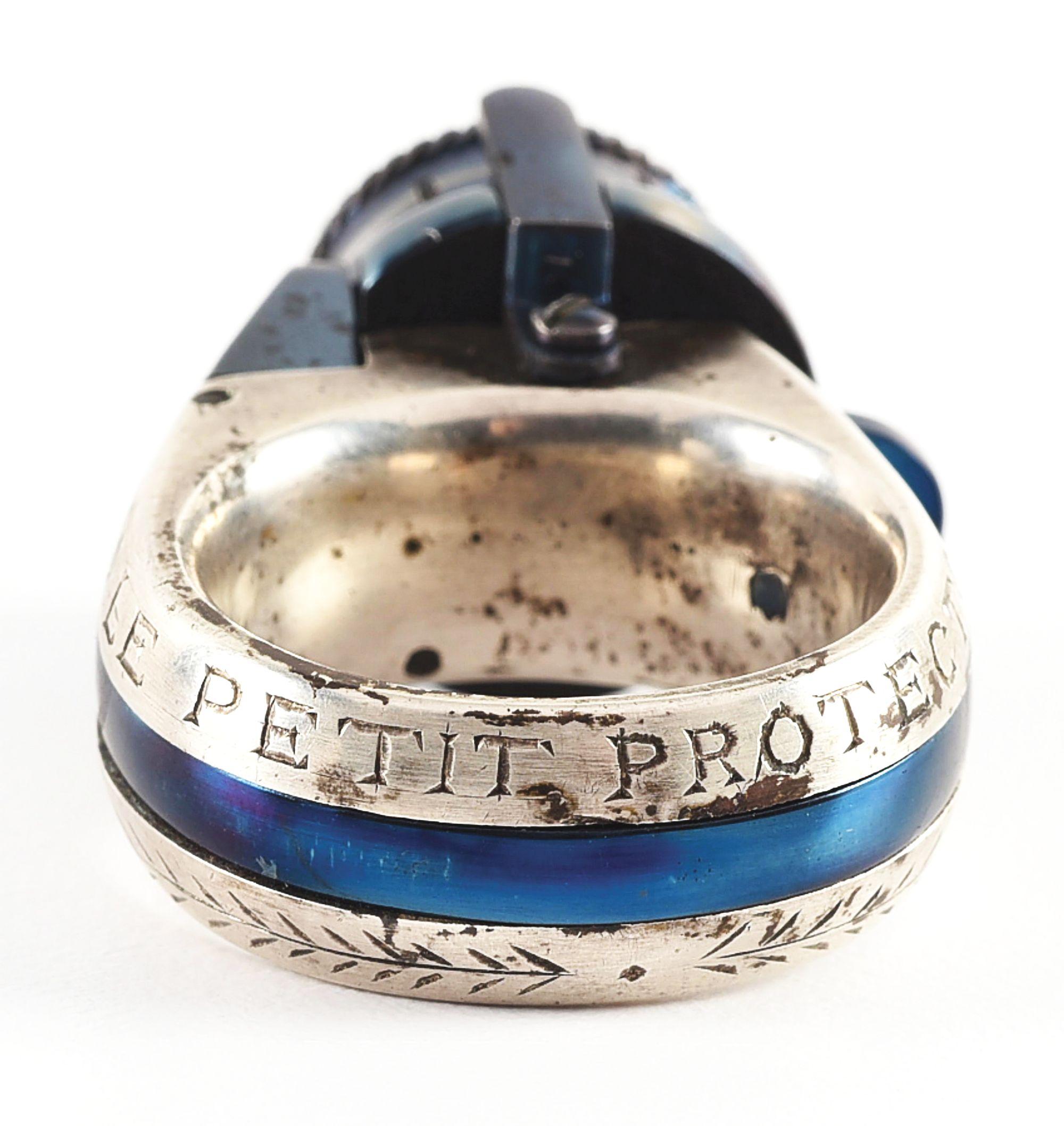 (A) BEAUTIFUL CASED LE PETIT PROTECTOR RING REVOVLER.