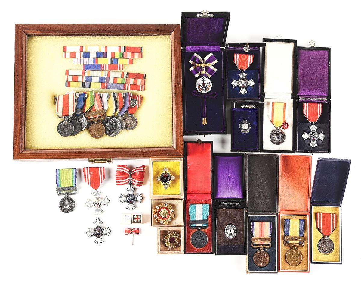 LOT OF JAPANESE WWII MEDALS.