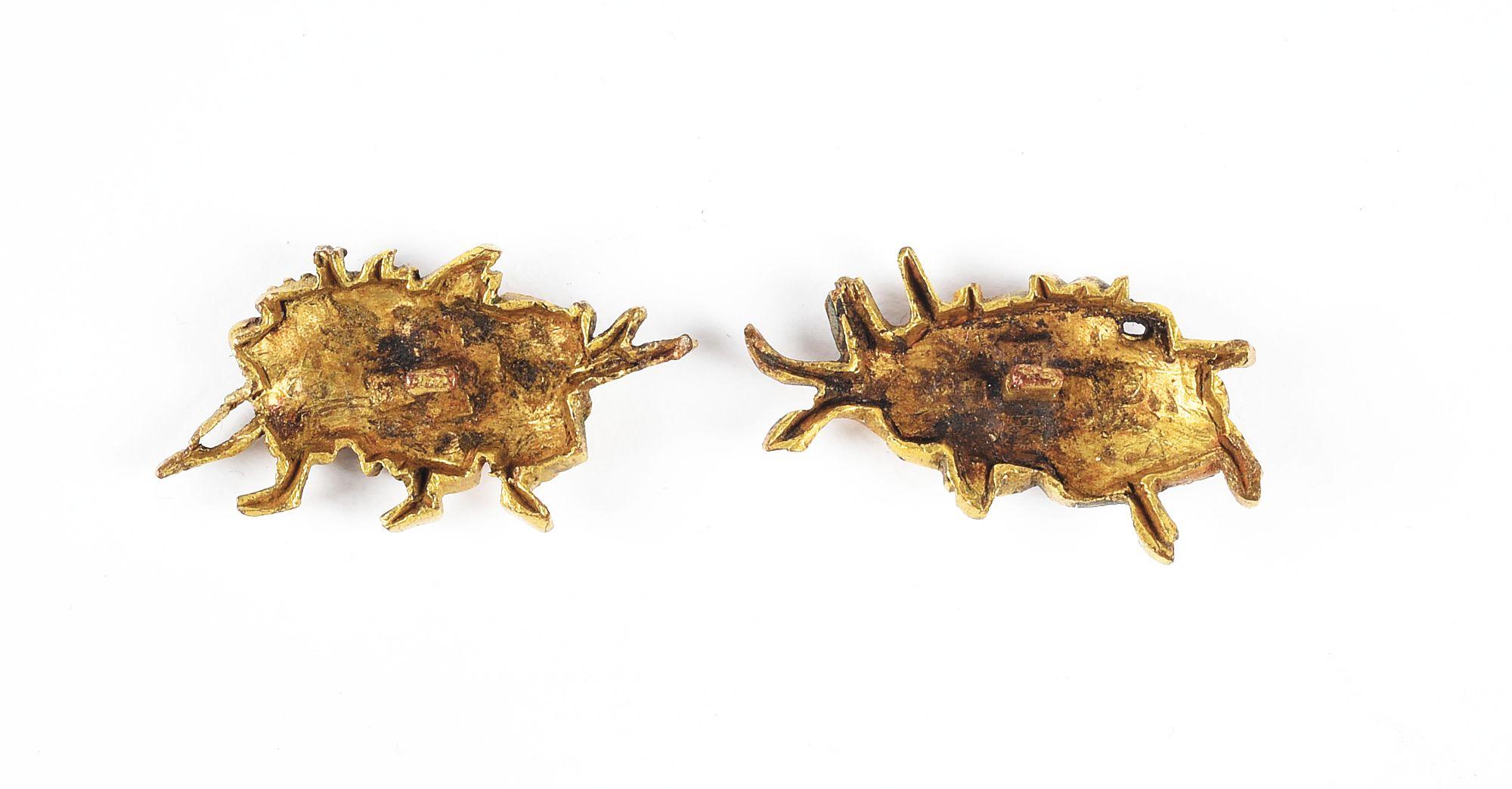 PAIR OF MENUKI DEPICTING SAMURAI.