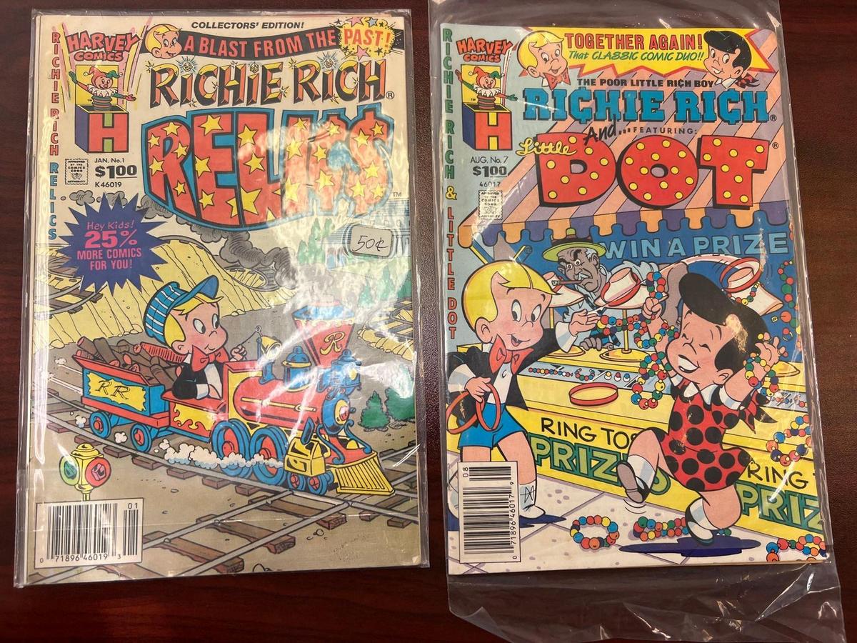 2 Richie Rich Harvey Comics