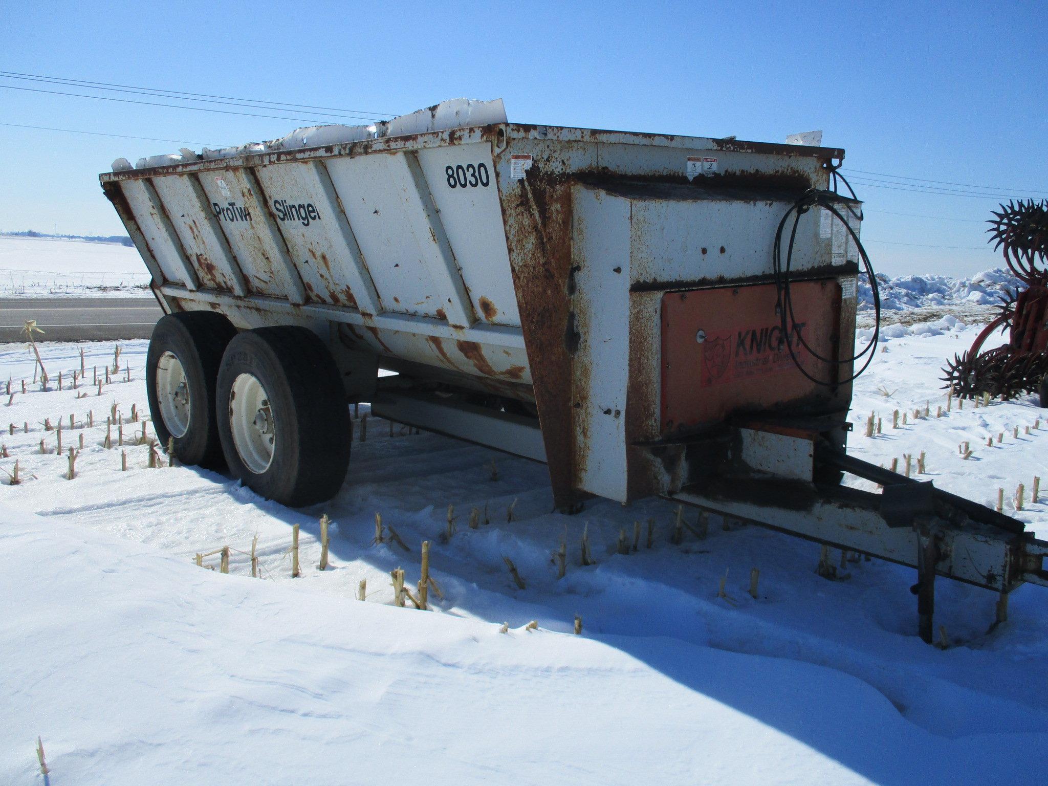 Knight 8030 Pro Twin slinger, tandem manure spreader