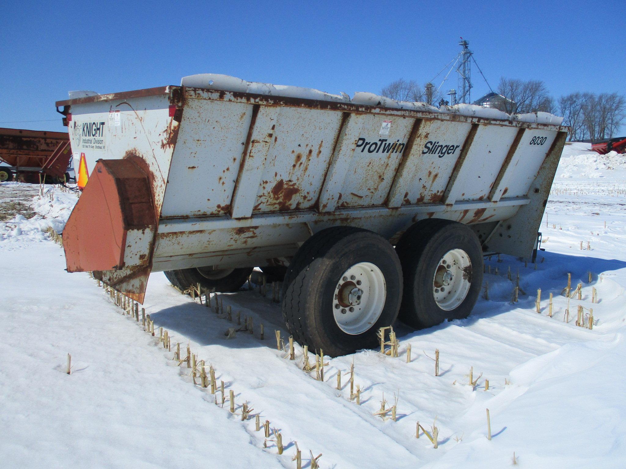 Knight 8030 Pro Twin slinger, tandem manure spreader
