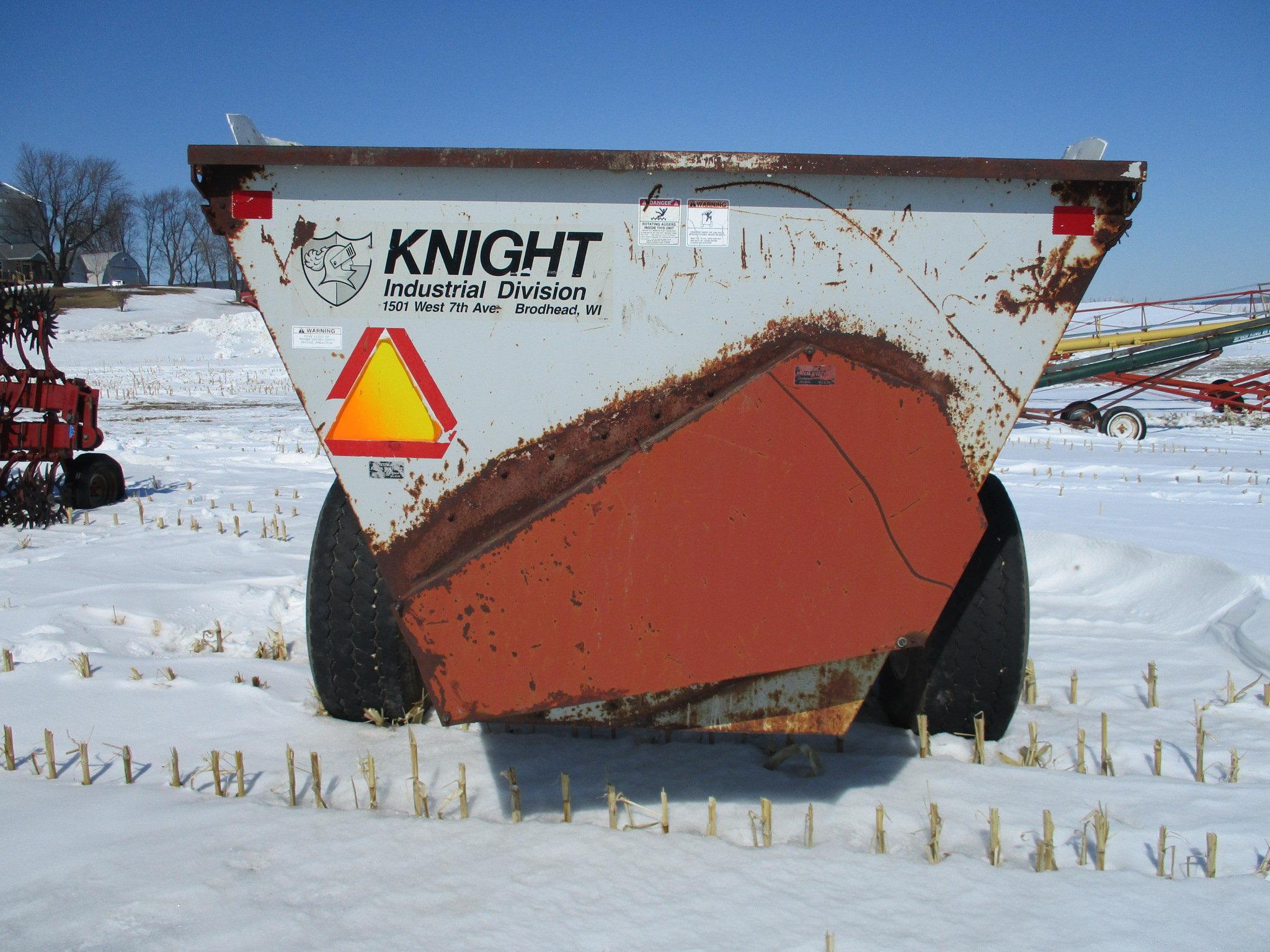 Knight 8030 Pro Twin slinger, tandem manure spreader
