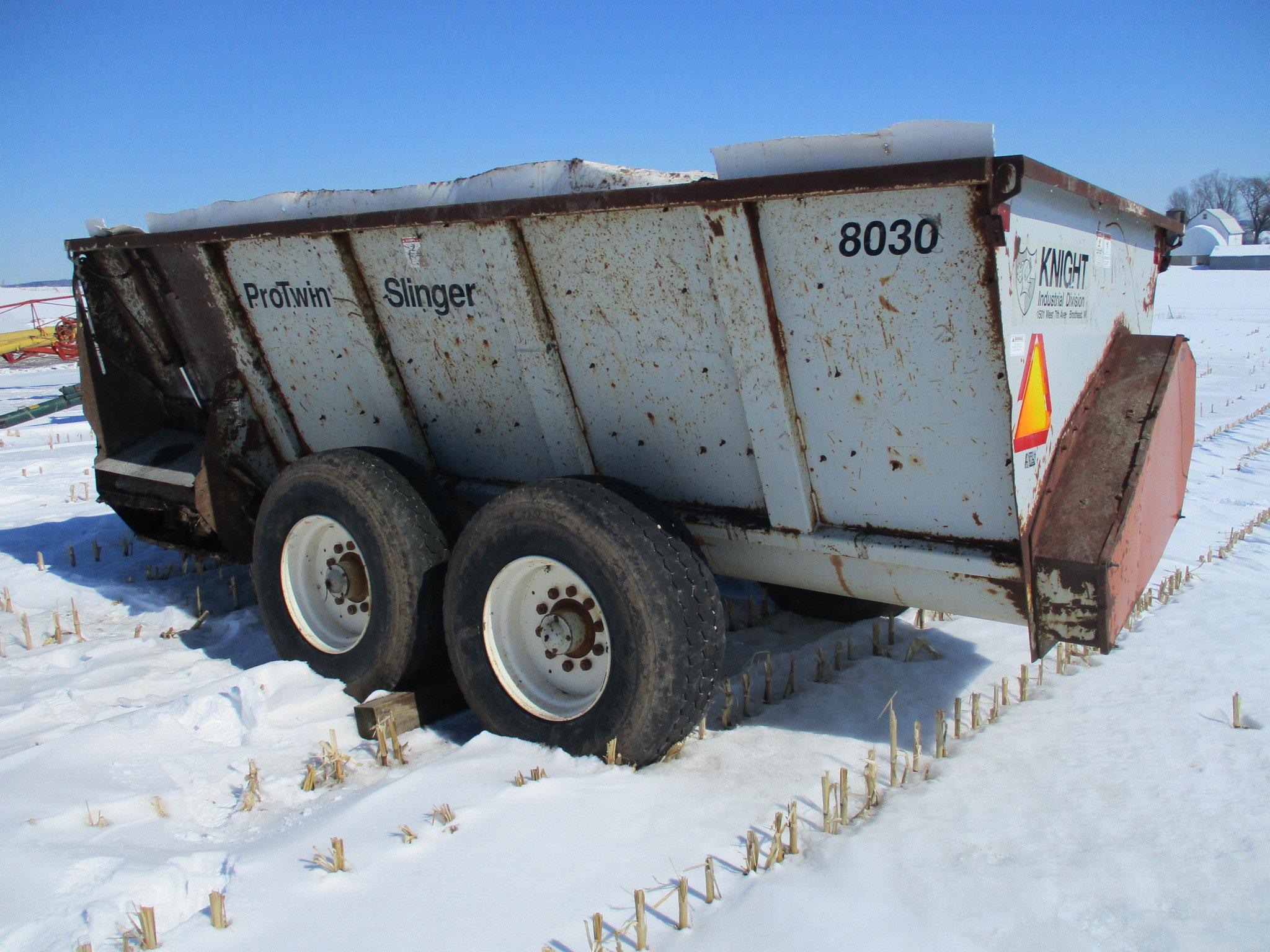 Knight 8030 Pro Twin slinger, tandem manure spreader