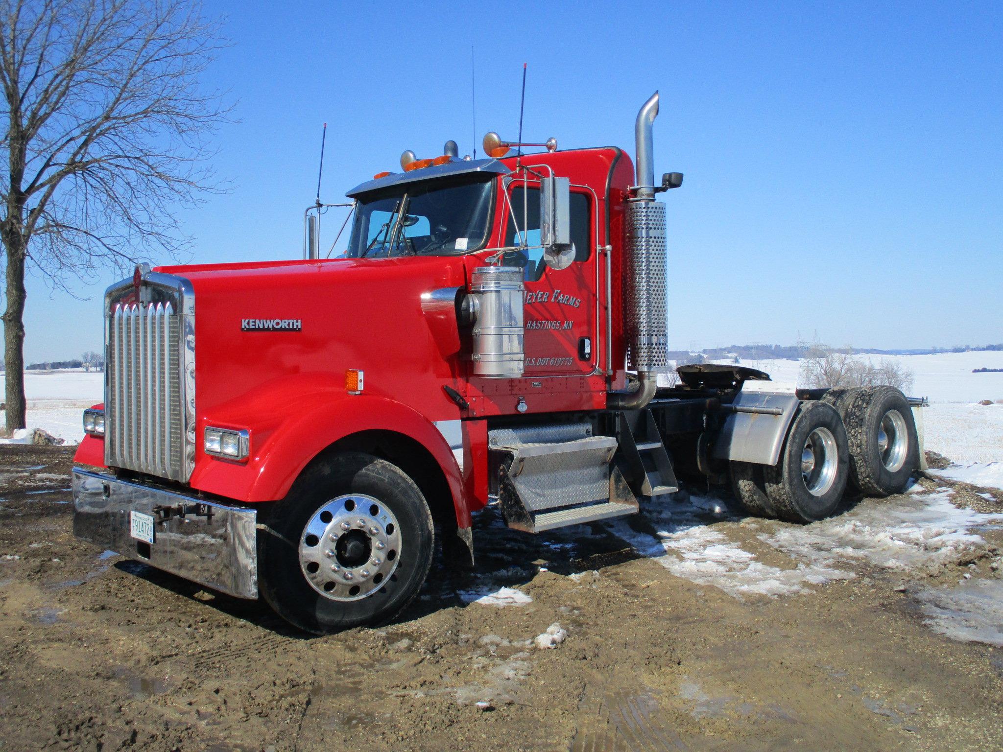 2004 Kenworth W900 day cab, 619,186 miles showing, Cat C13 engine, 13 sp. Alum rims, very clean