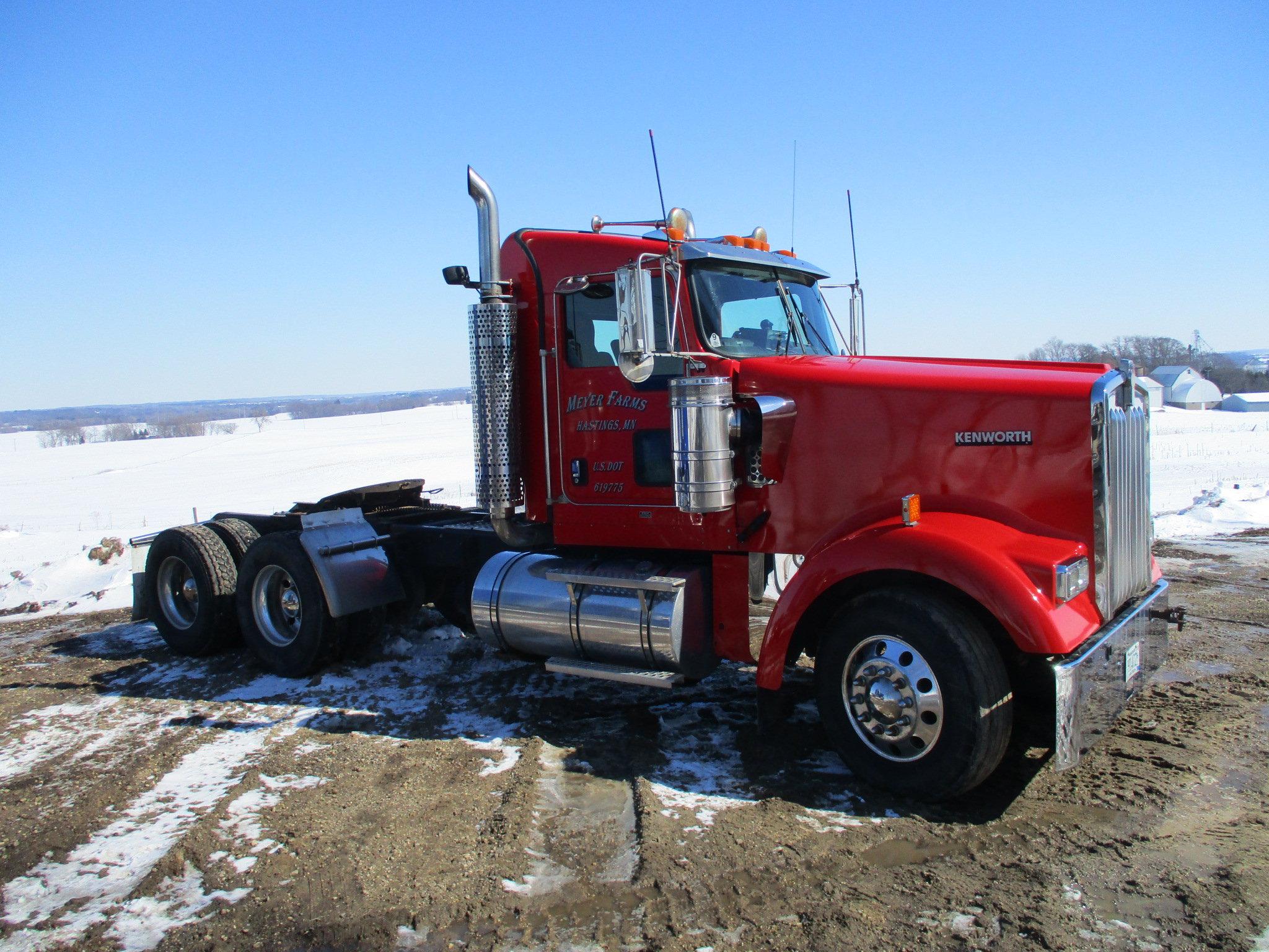 2004 Kenworth W900 day cab, 619,186 miles showing, Cat C13 engine, 13 sp. Alum rims, very clean
