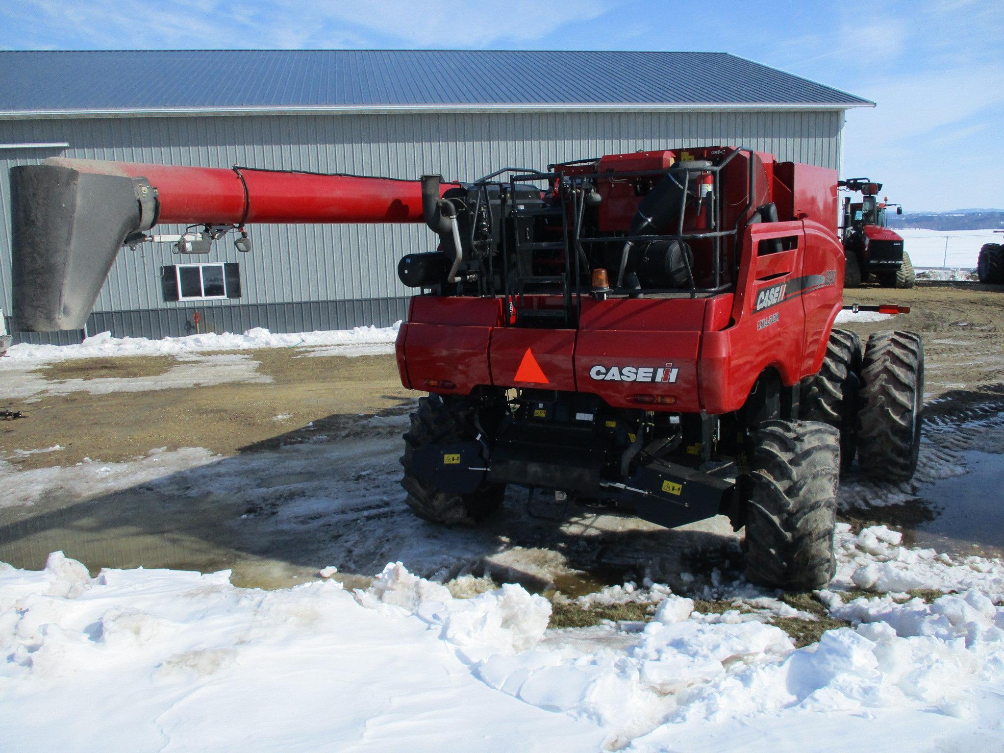 2015 Case IH 8240, 823 Sept. hrs. 1,386 eng. hrs. auto guidance Nav. II controller 700 Pro monitor,