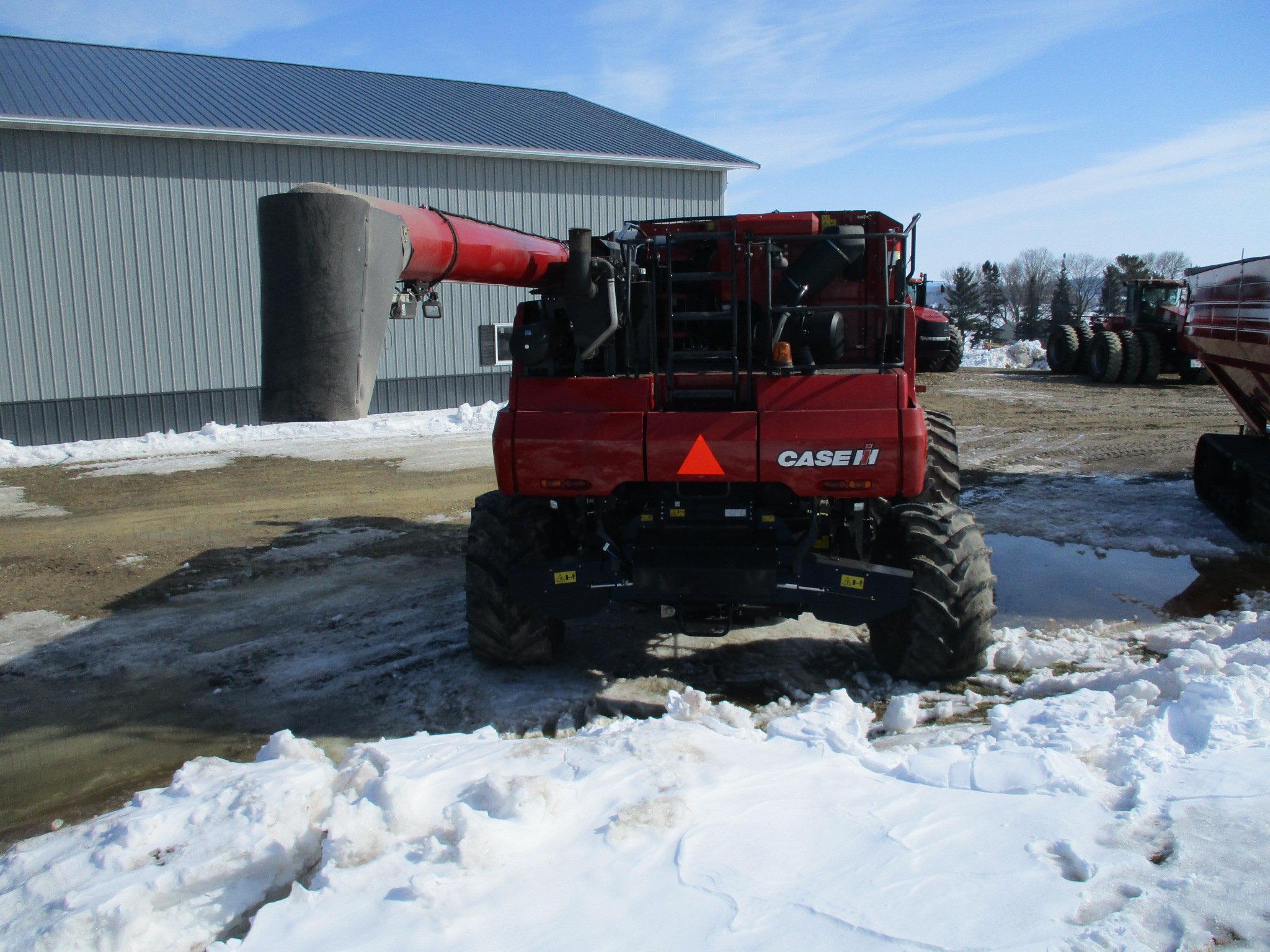 2015 Case IH 8240, 823 Sept. hrs. 1,386 eng. hrs. auto guidance Nav. II controller 700 Pro monitor,