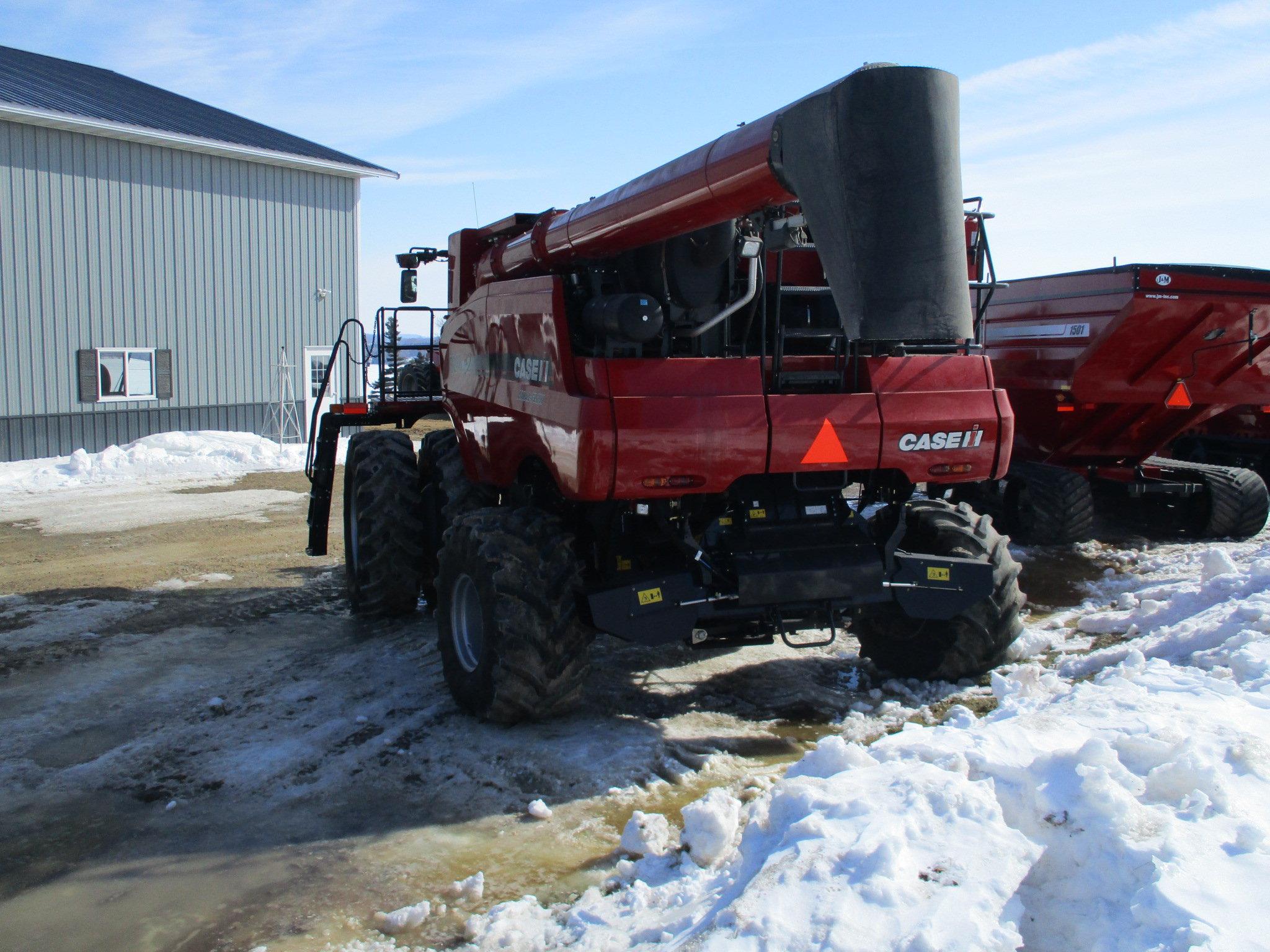 2015 Case IH 8240, 823 Sept. hrs. 1,386 eng. hrs. auto guidance Nav. II controller 700 Pro monitor,