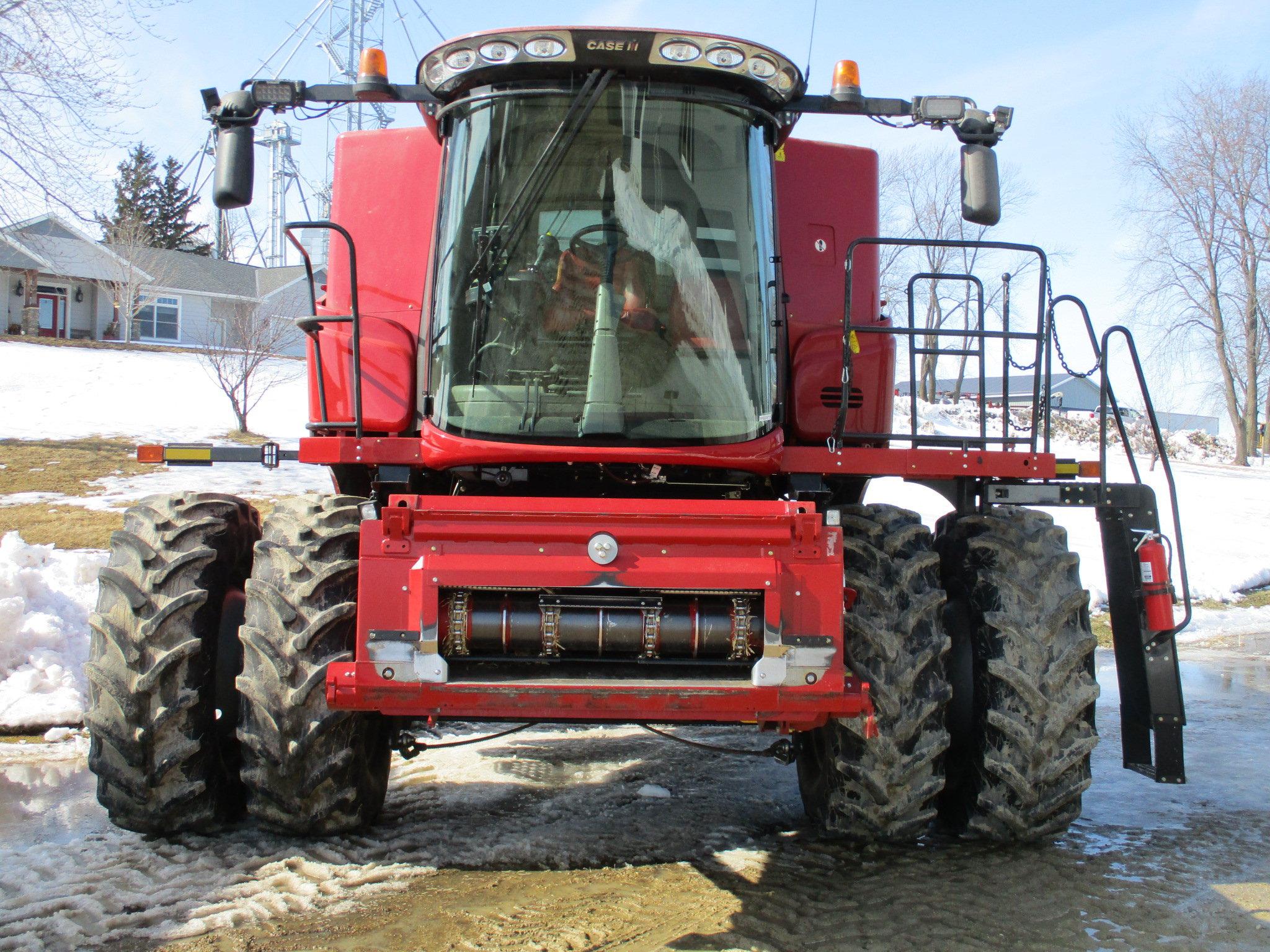 2015 Case IH 8240, 823 Sept. hrs. 1,386 eng. hrs. auto guidance Nav. II controller 700 Pro monitor,