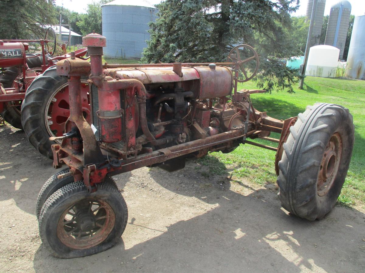 Farmall F20 on rubber, engine stuck