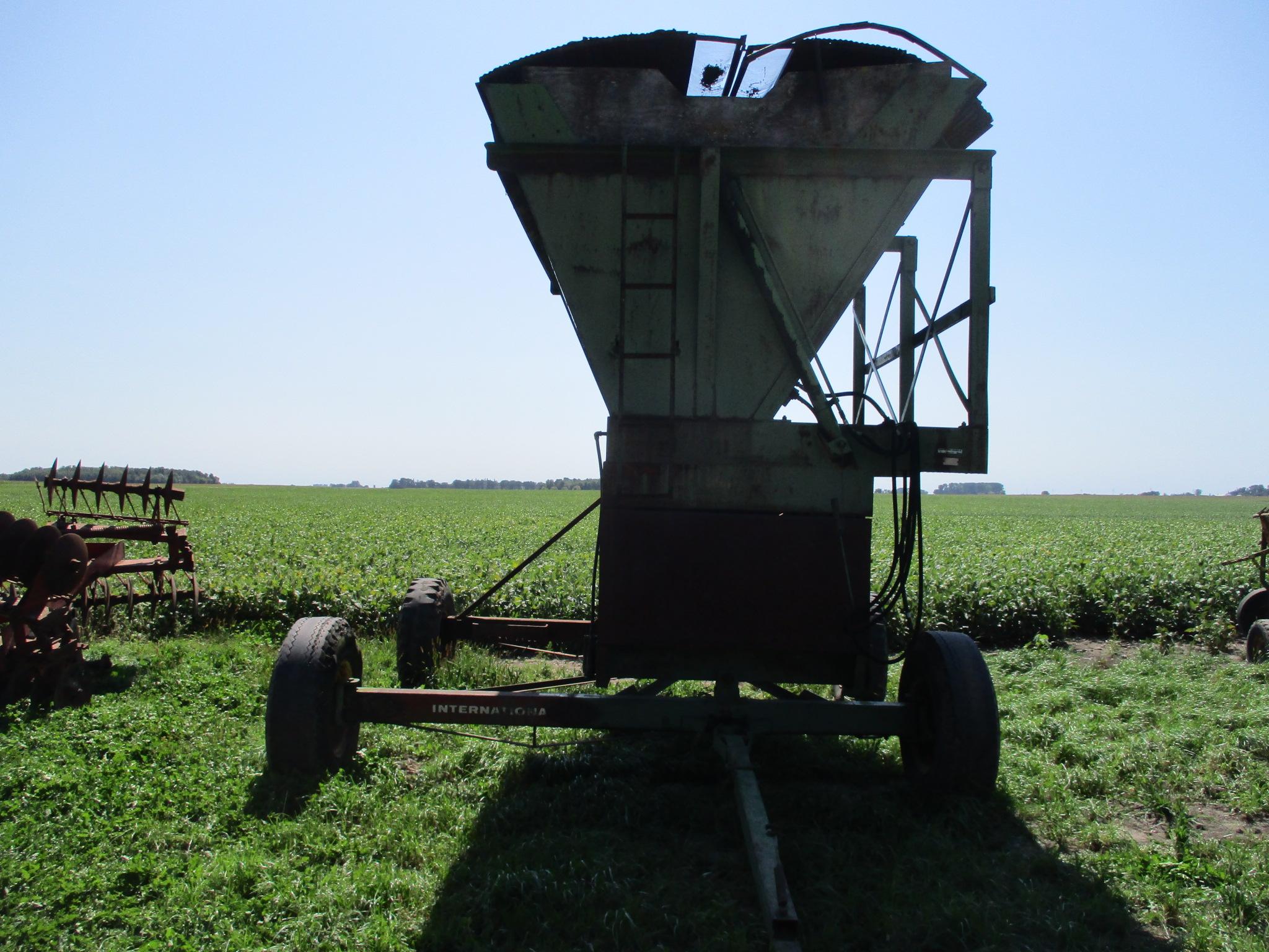 Shop built hyd dump wagon