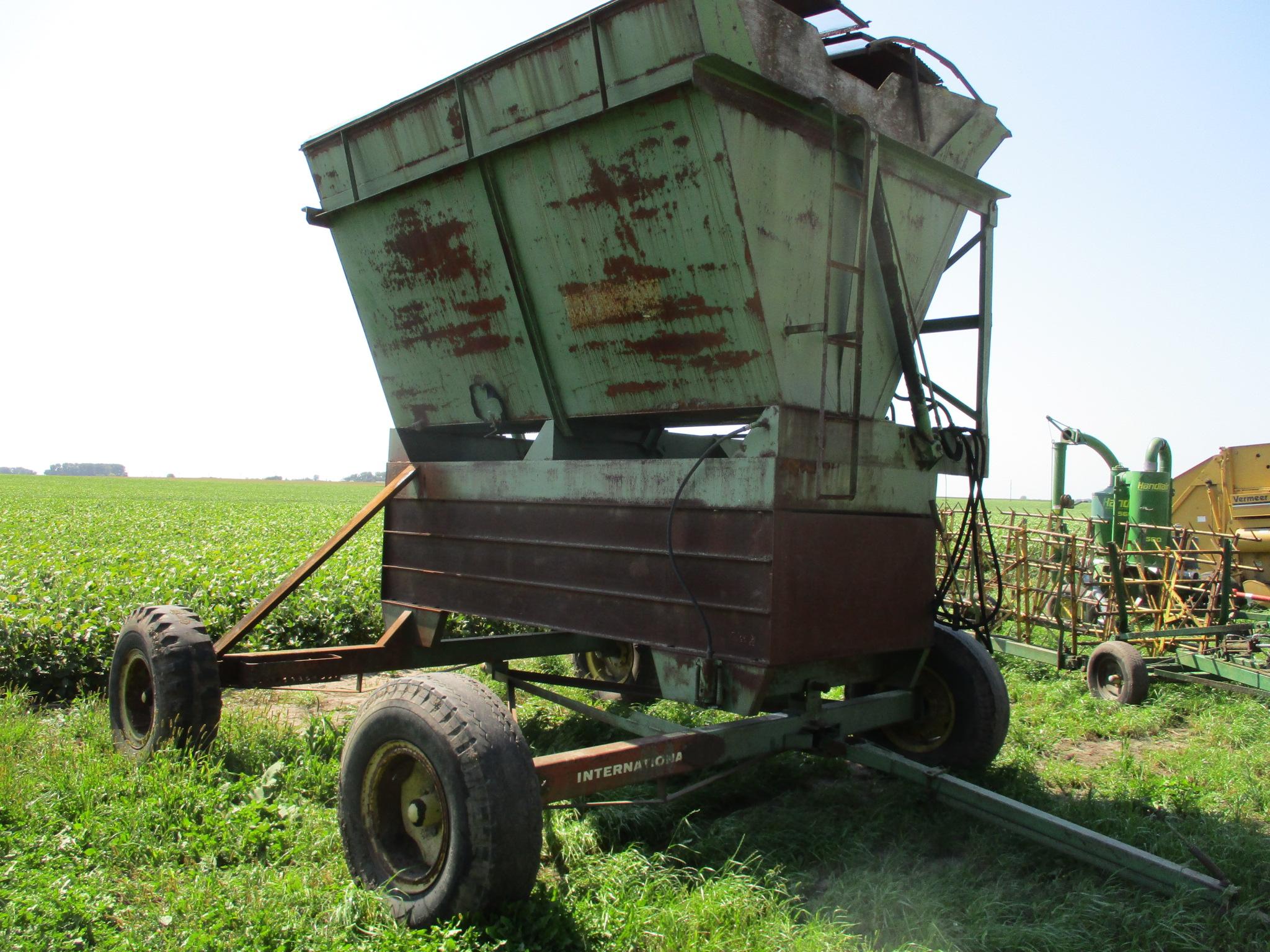 Shop built hyd dump wagon