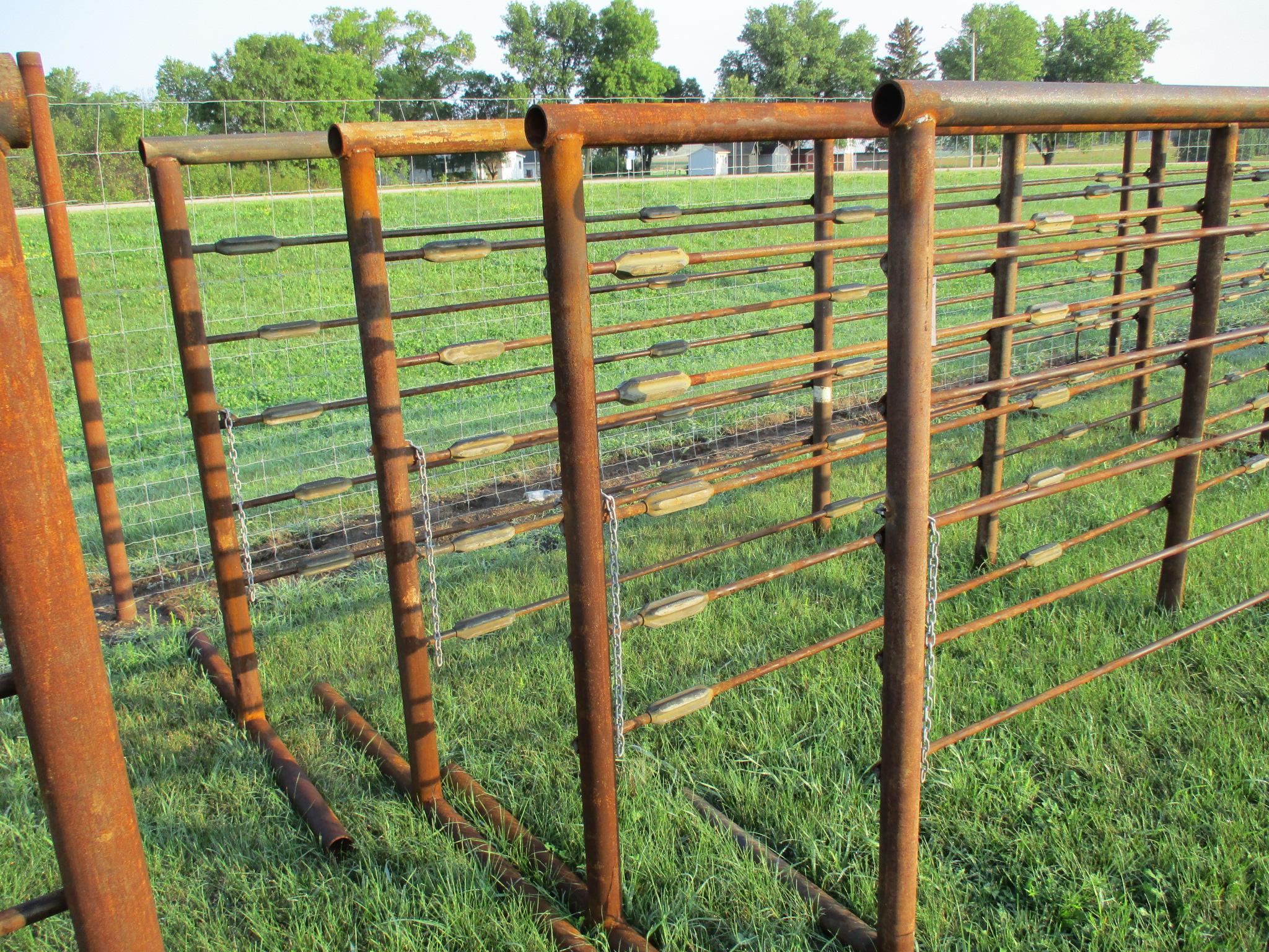 4 Heavy duty portable cattle panels 24' long x 70" tall, SELLS 4 X $