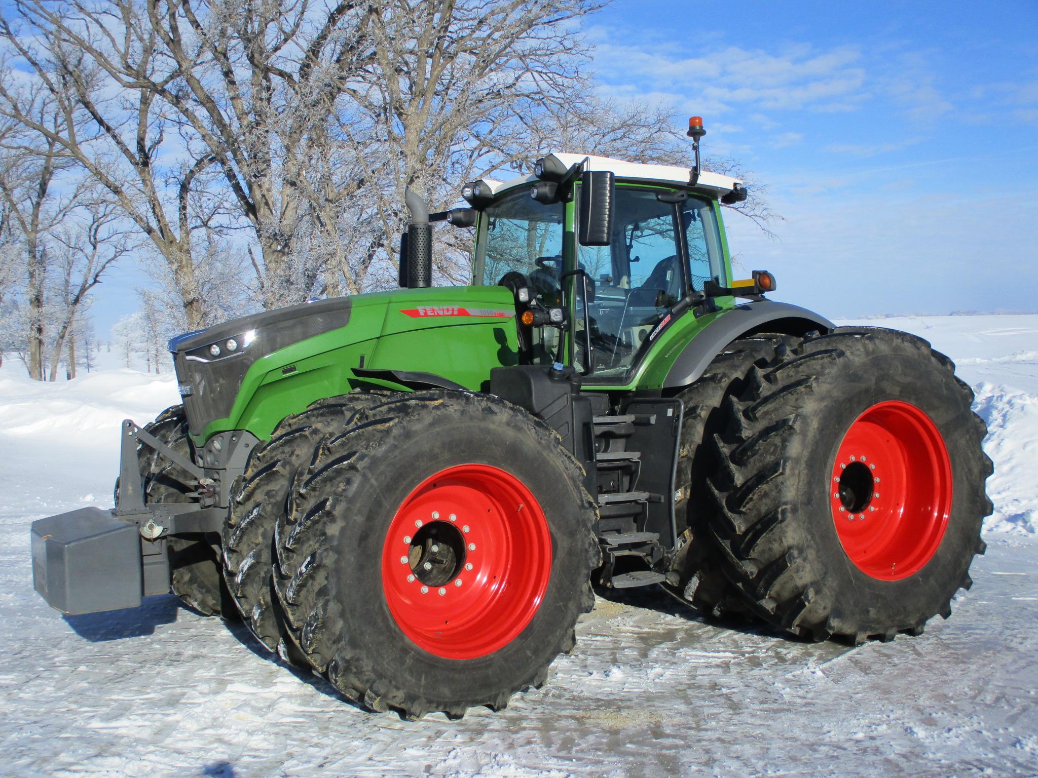 2021 Fendt 1050 Vario MFWD, 857 Act one owner Hrs. left hand reverser, joy stick, 34 MPH, Wasp