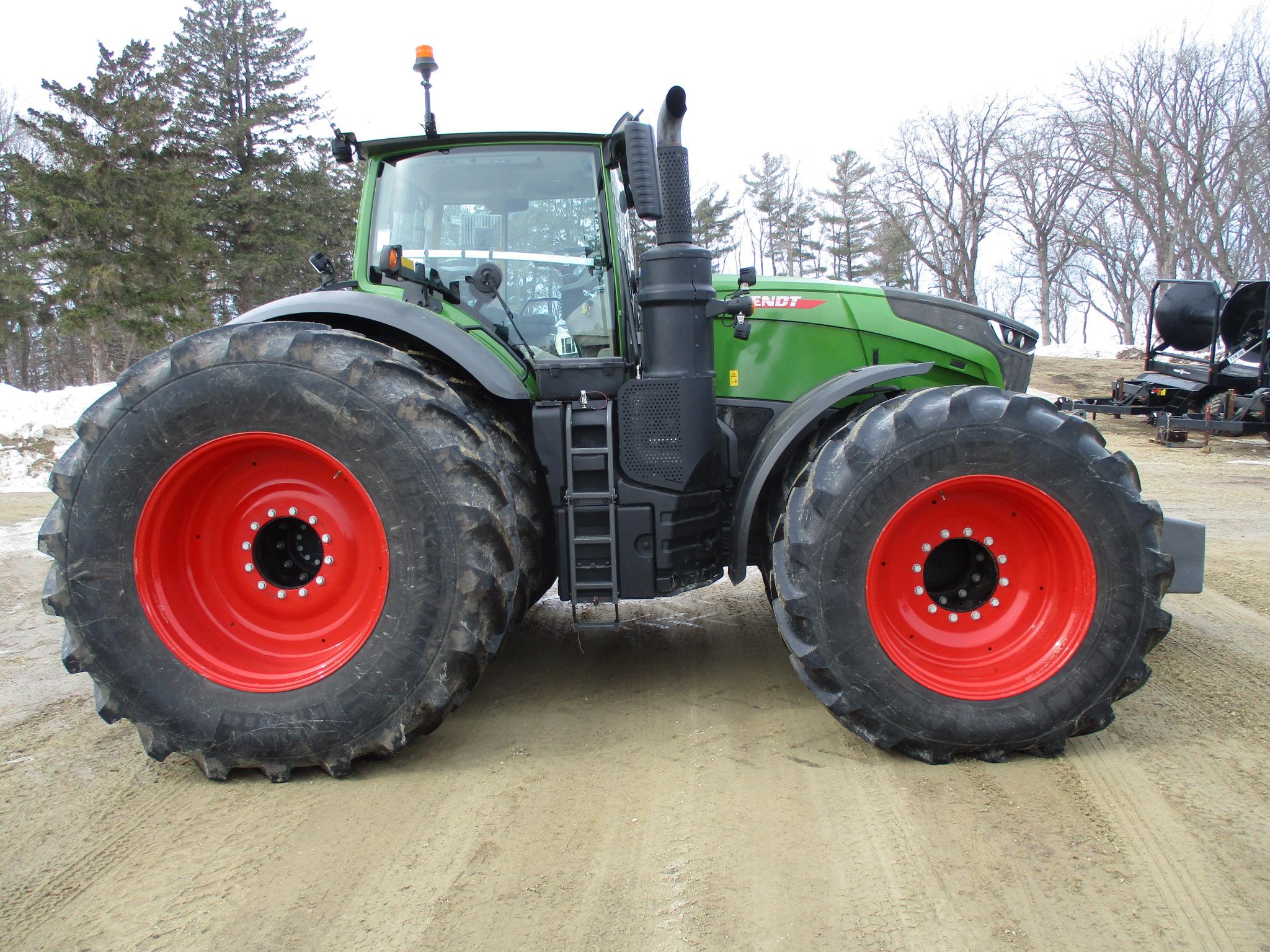 2021 Fendt 1050 Vario MFWD, 857 Act one owner Hrs. left hand reverser, joy stick, 34 MPH, Wasp