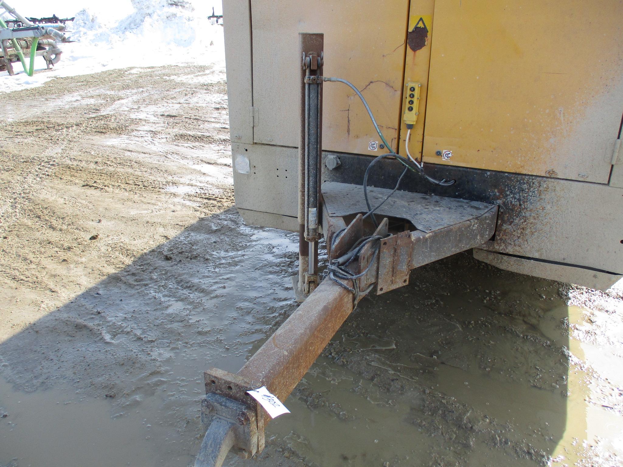 2004 Atlas Corp Mod XAMS1026, portable air compressor, 1200 CFM, Cat C15 Eng. 475 HP  6,369 Hrs.