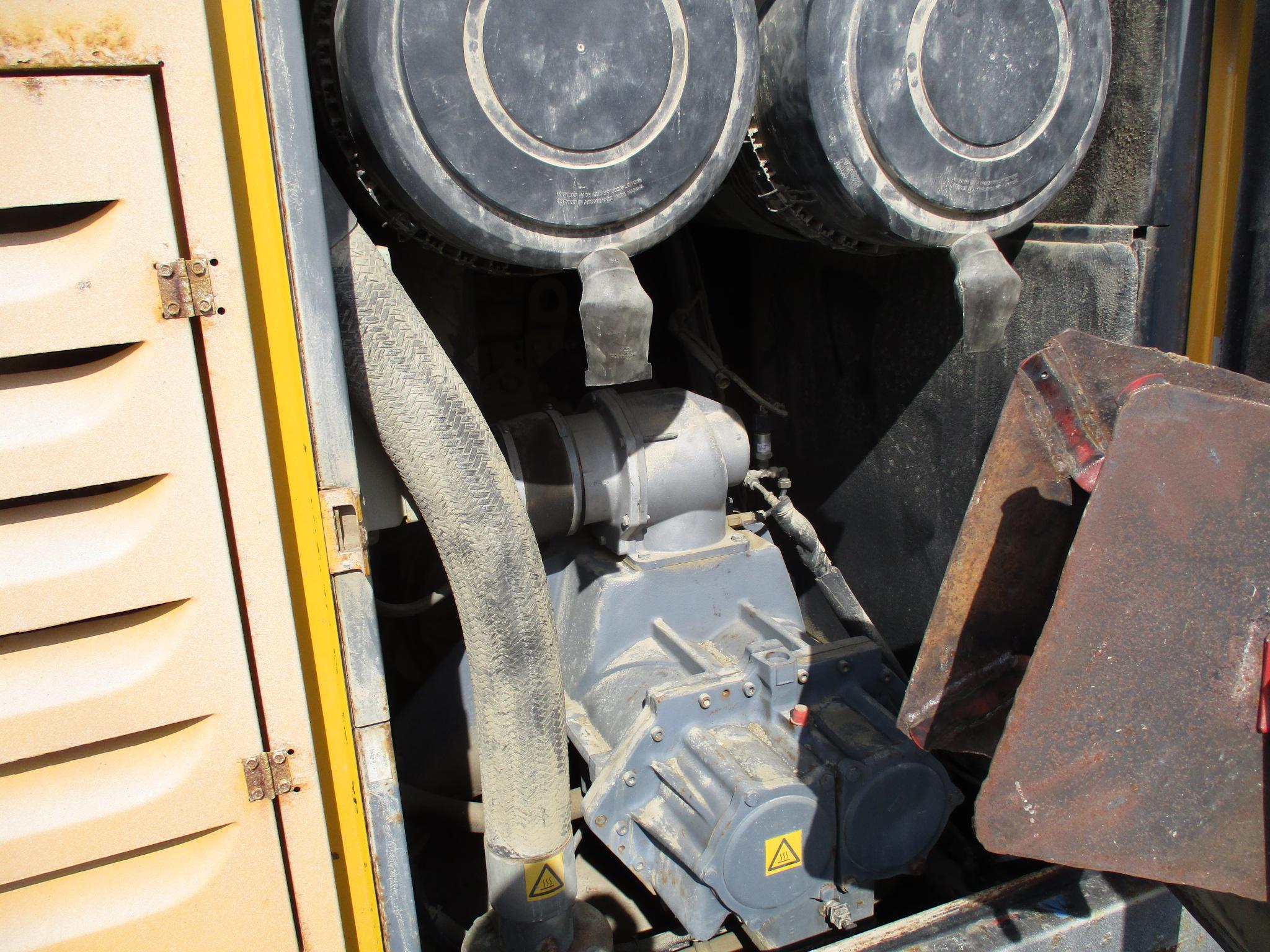 2004 Atlas Corp Mod XAMS1026, portable air compressor, 1200 CFM, Cat C15 Eng. 475 HP  6,369 Hrs.