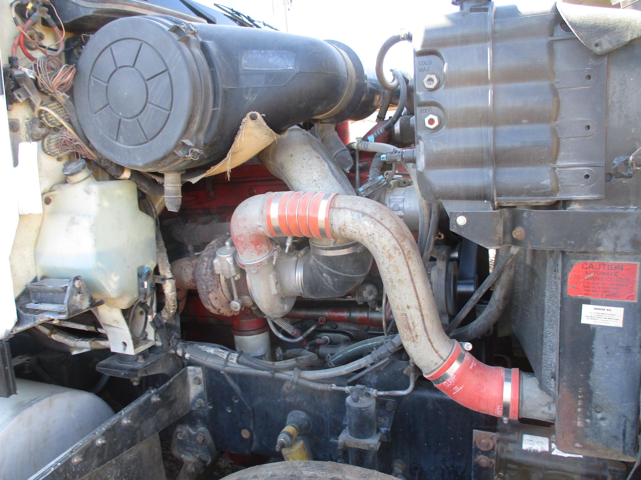 2004 Int 5500 Pay Star Quint axle dump truck, Cummins ISX 15L, 450 HP Eng. 10 sp. 813,733 miles