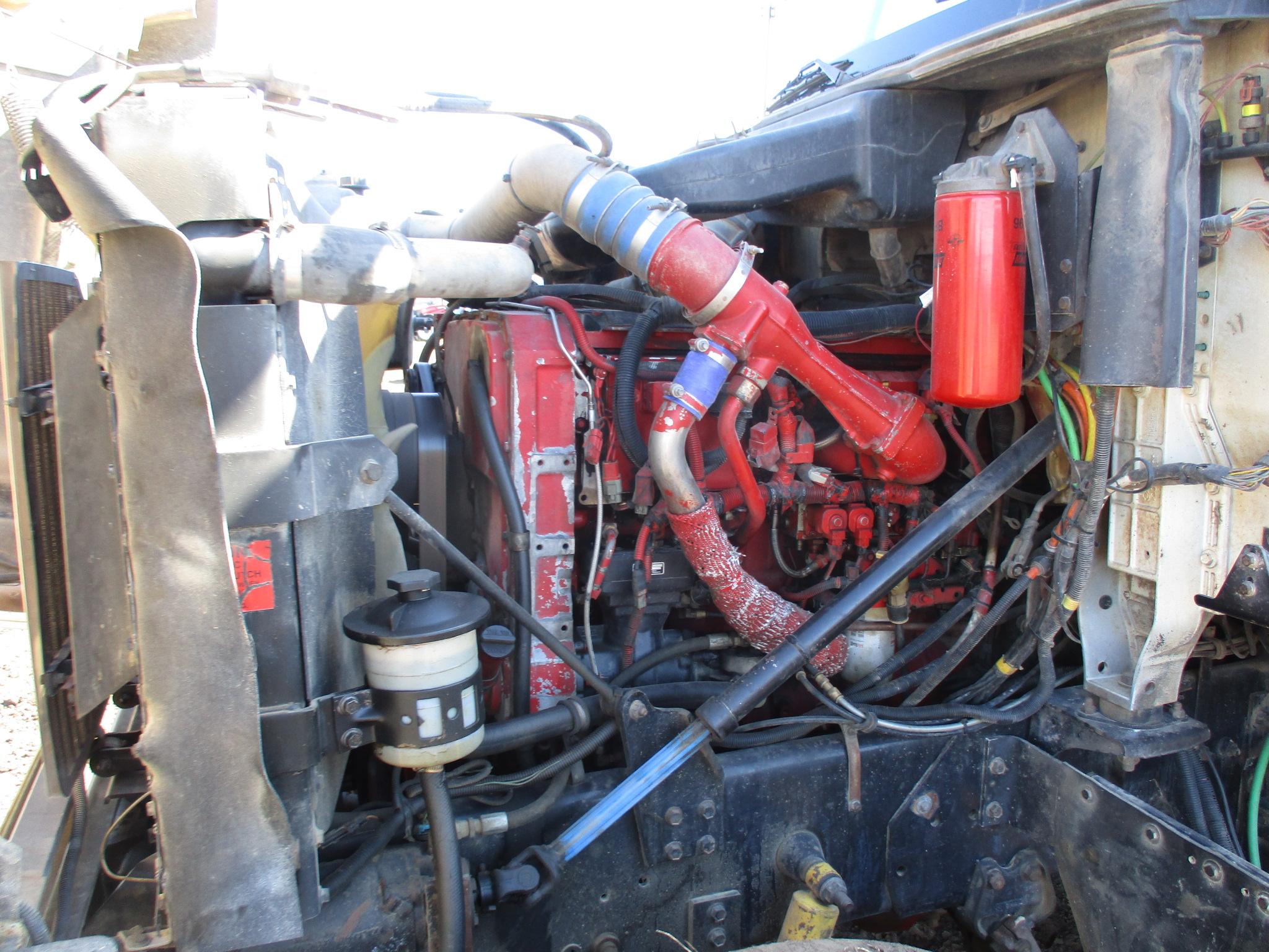 2004 Int 5500 Pay Star Quint axle dump truck, Cummins ISX 15L, 450 HP Eng. 10 sp. 813,733 miles