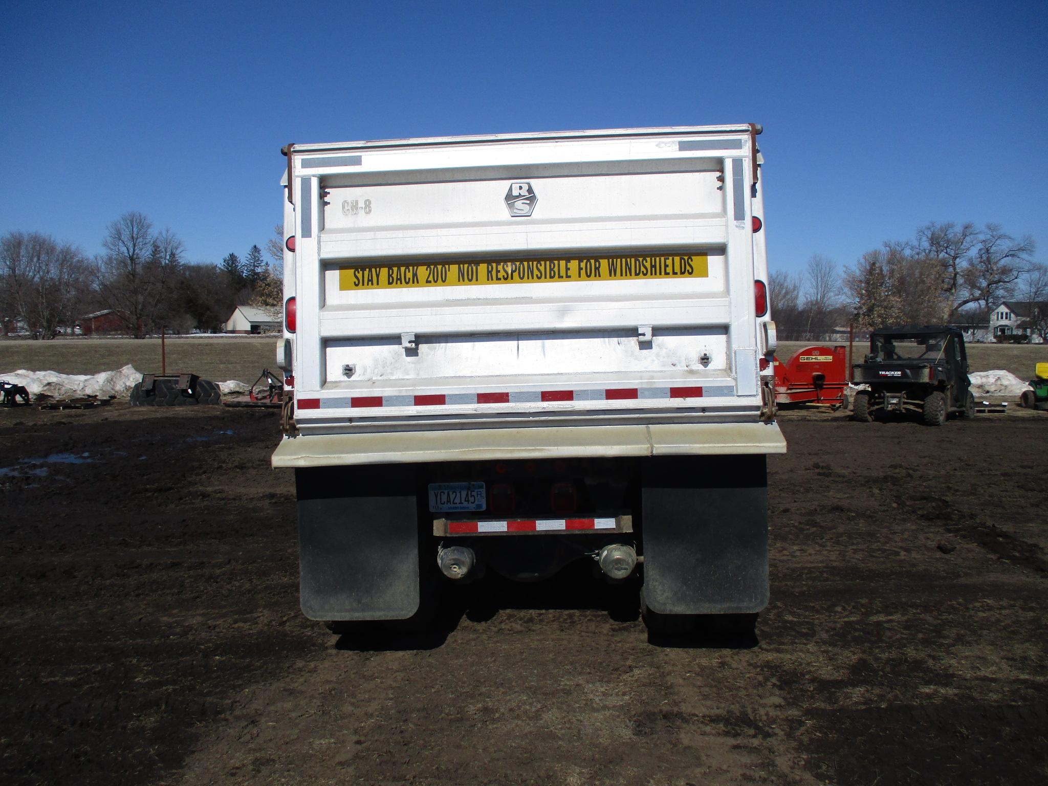 2004 Int 5500 Pay Star Quint axle dump truck, Cummins ISX 15L, 450 HP Eng. 10 sp. 813,733 miles