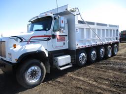 2004 Int 5500 Pay Star Quint axle dump truck, Cummins ISX 15L, 450 HP Eng. 10 sp. 813,733 miles