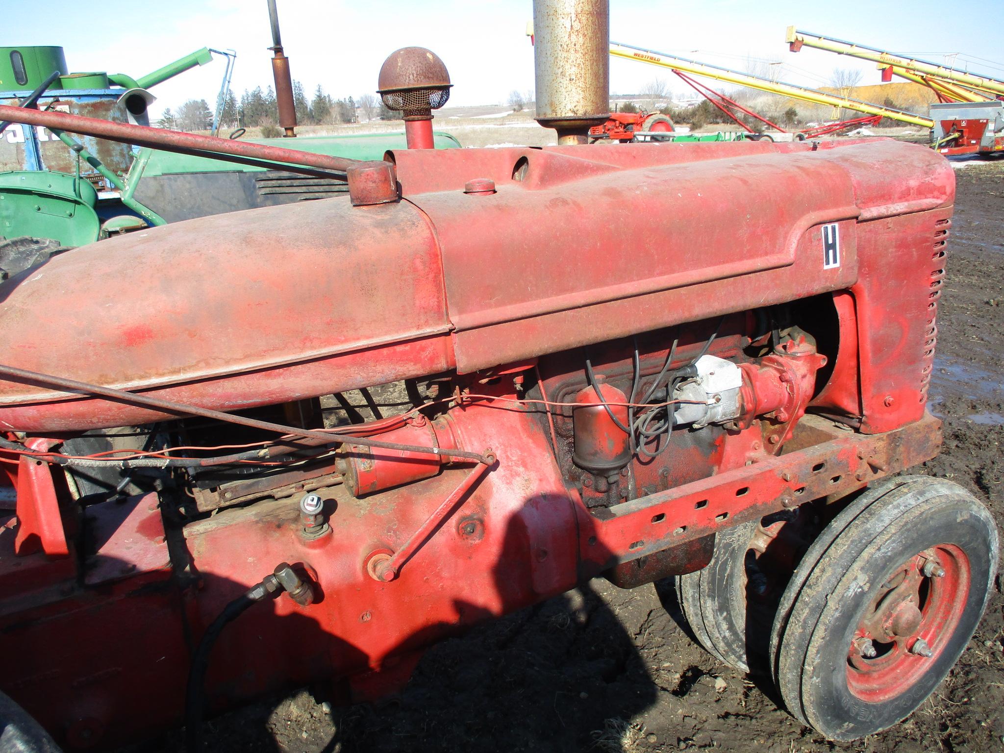 Farmall H 12.4-38, runs