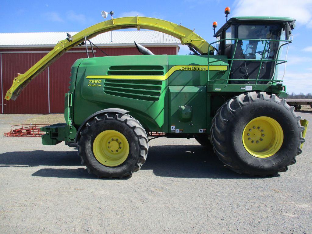 2014 John Deere 7980 Pro Drive Chopper, 1217 cutter head & 2,092 engine Hrs. Cab, AC, heat, radio