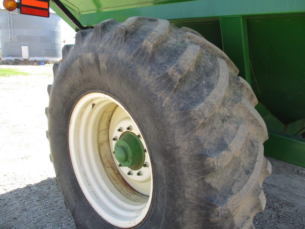 Kil Bros 1170 Grain cart, roll tarp, 24.5-32 tires