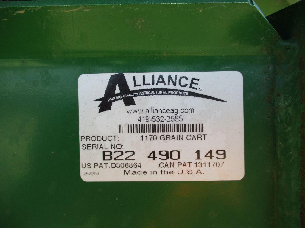 Kil Bros 1170 Grain cart, roll tarp, 24.5-32 tires
