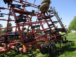 Case IH Tiger Mate II, 38' Feild Cult. walking tandems, Hyd wings, 3 bar harrow, 4 new carraige